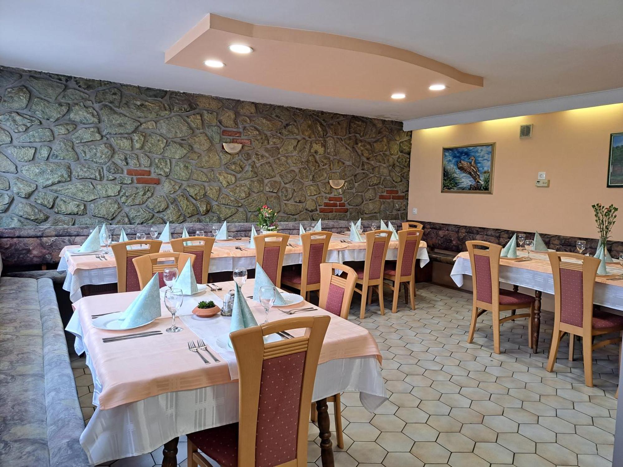 Guesthouse Zivko Dobrovce Dış mekan fotoğraf